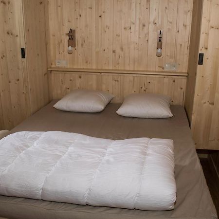 Camping Le Mouliat Hotel Moncrabeau Buitenkant foto