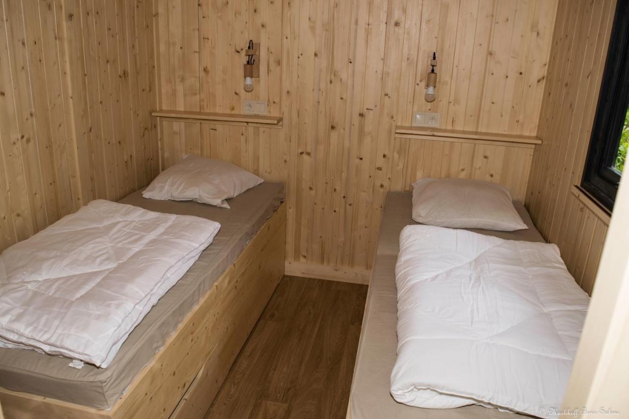 Camping Le Mouliat Hotel Moncrabeau Buitenkant foto