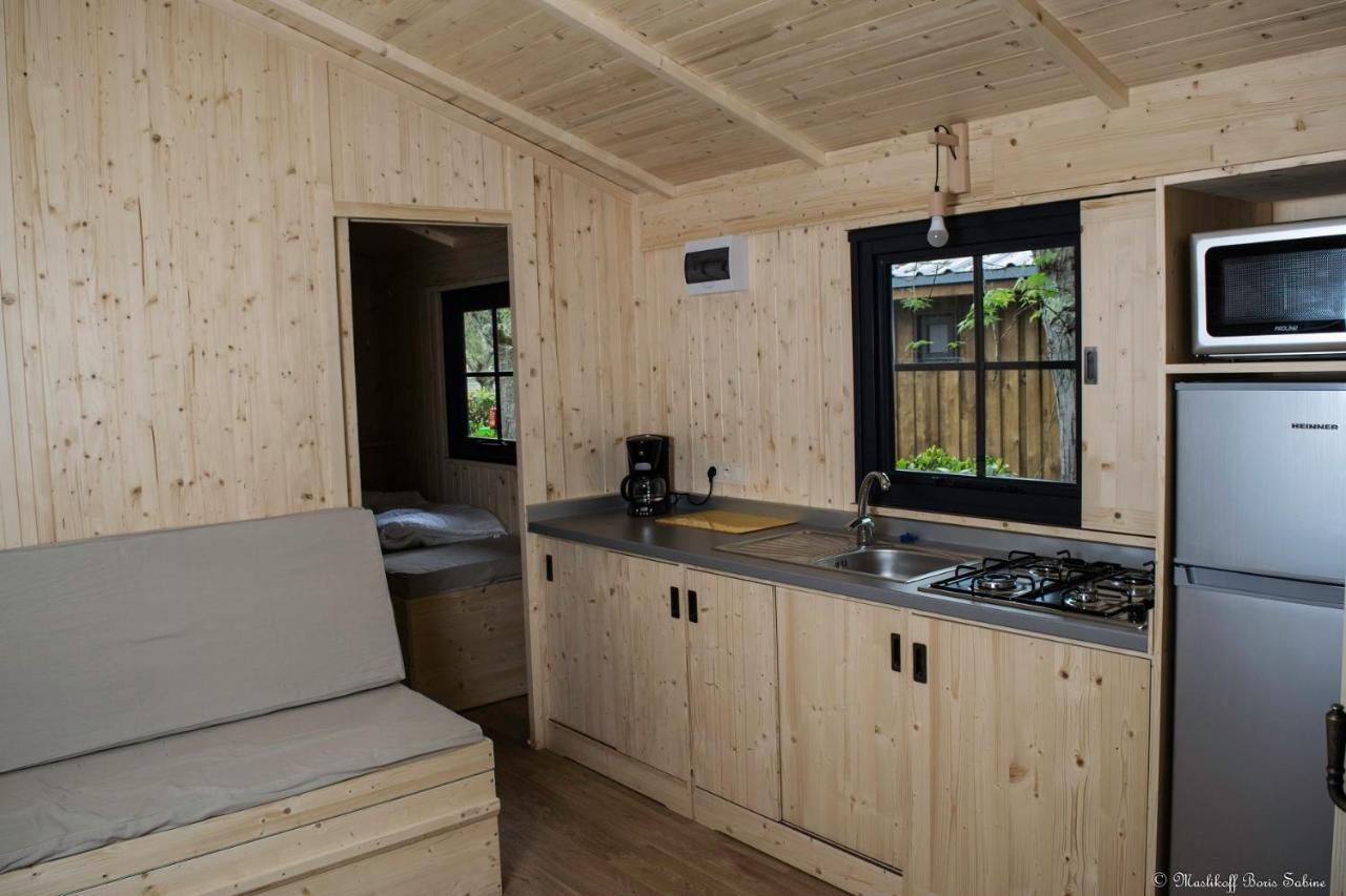 Camping Le Mouliat Hotel Moncrabeau Buitenkant foto