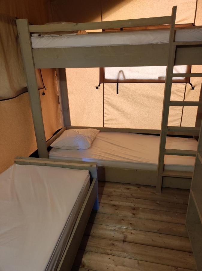 Camping Le Mouliat Hotel Moncrabeau Buitenkant foto