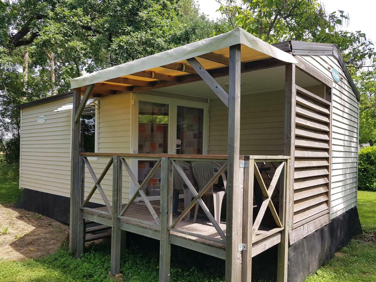 Camping Le Mouliat Hotel Moncrabeau Buitenkant foto