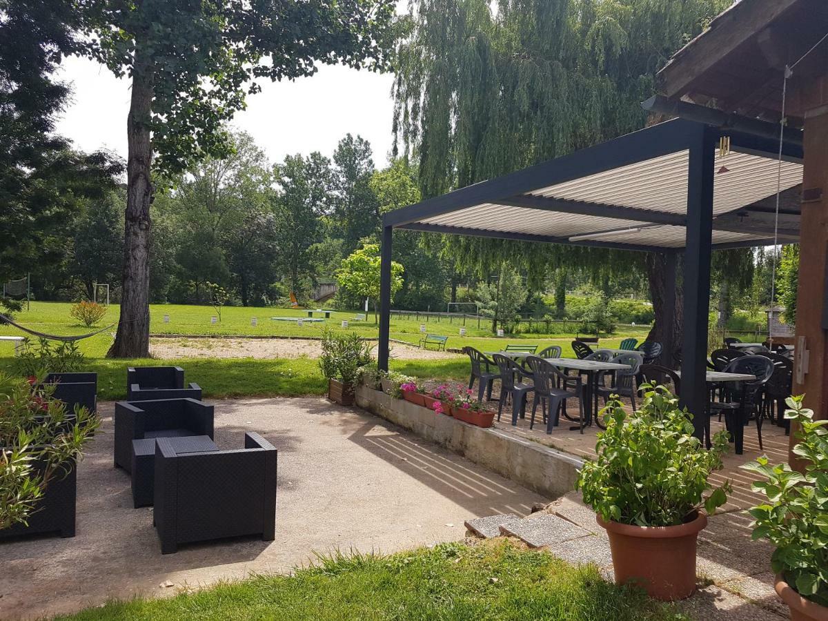 Camping Le Mouliat Hotel Moncrabeau Buitenkant foto